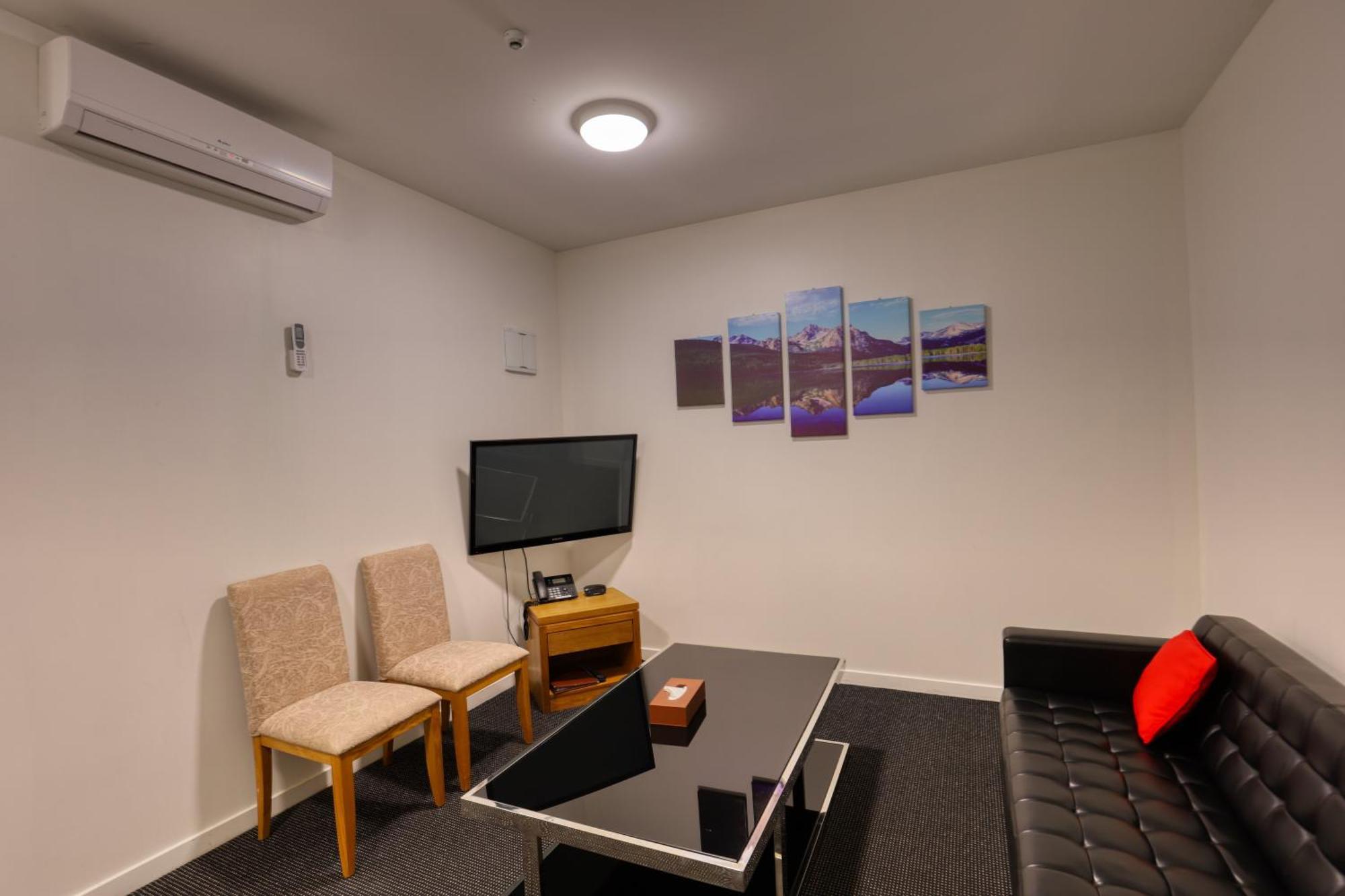 Ramada By Wyndham, Hamilton City Center Экстерьер фото